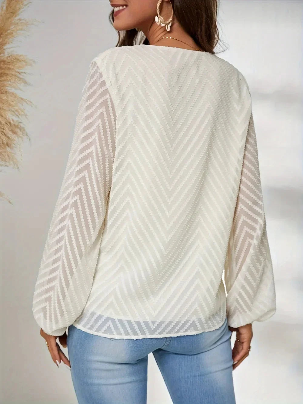 Commuting style semi transparent long sleeved shirt loose jacquard pul