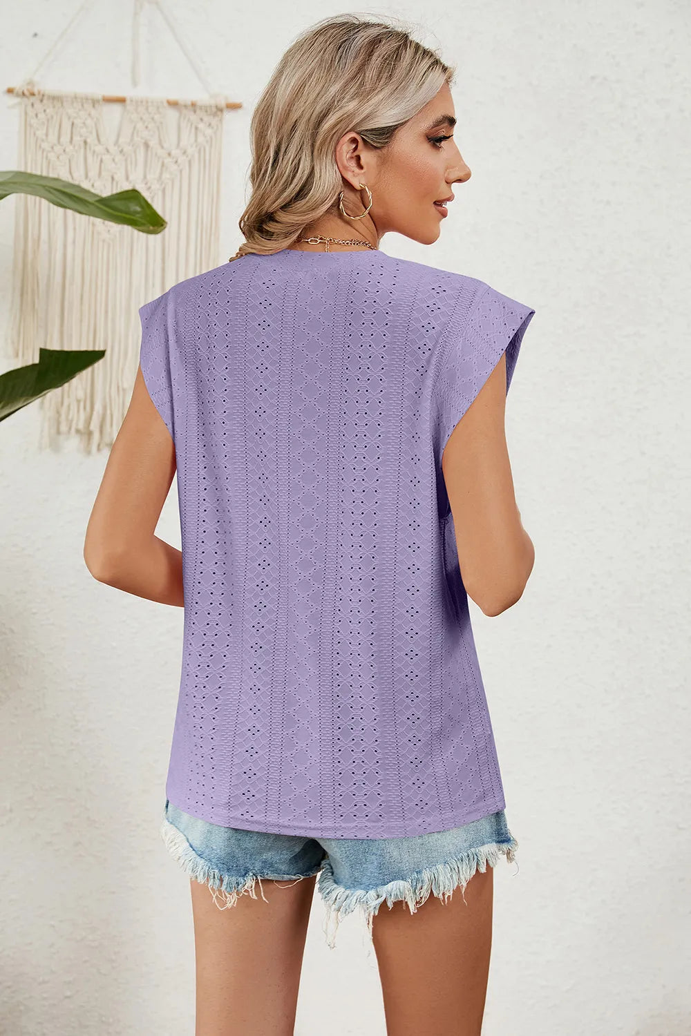 Eyelet Round Neck Tank eprolo