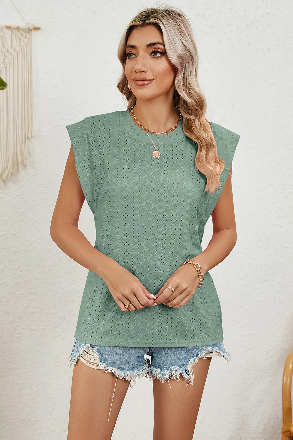 Eyelet Round Neck Tank eprolo