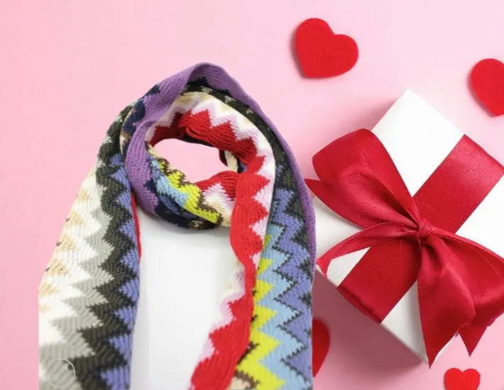 Stunning Multi coloured curvy stripes Unisex Scarves