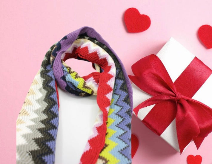 Stunning Multi coloured curvy stripes Unisex Scarves
